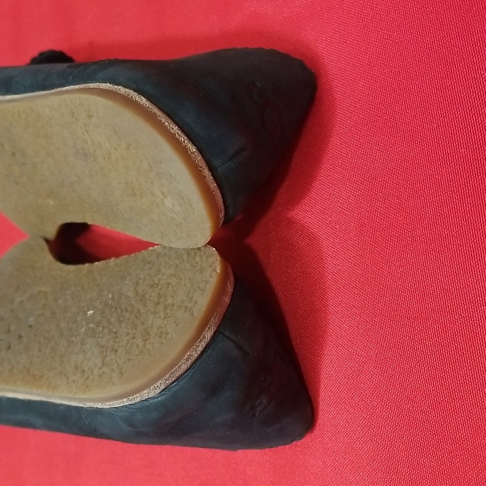Ugg Flat Shoes - image 8